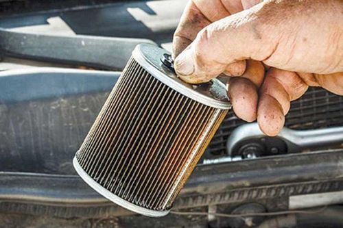 Dấu hiệu nhận biết xe đang dùng xăng không chuẩn