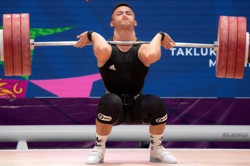 Mơ giành HCV Olympic, nhà vô địch World Cup uống nước rửa chân của mẹ để cầu may