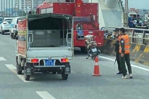 Đang tìm thanh niên nghi nhảy cầu Đông Trù