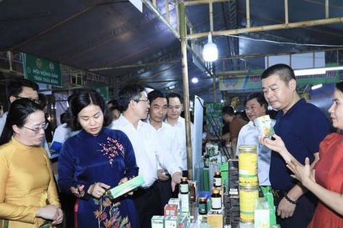 Hà Nội: Khai mạc Tuần hàng quảng bá, giới thiệu nông sản chất lượng cao