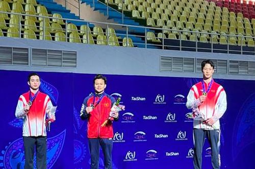 Nguyễn Văn Khánh Phong giành Huy chương bạc vòng treo tại giải vô địch châu Á