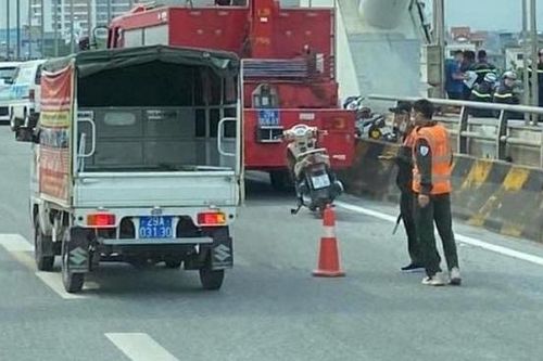 Nghi vấn thanh niên nhảy cầu Đông Trù, công an đang tìm kiếm