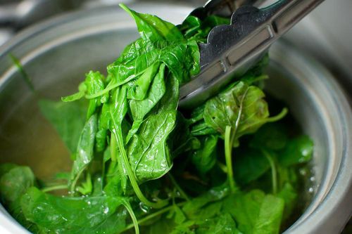 Những loại rau phải chần trước khi ăn để loại bỏ độc tố