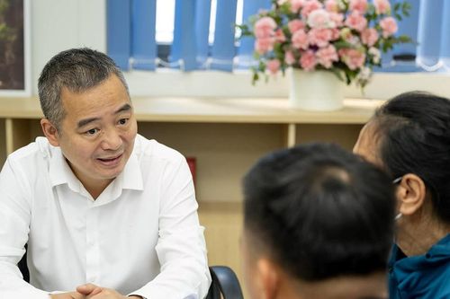 Có nên dùng thuốc Adalate nhỏ lưỡi?