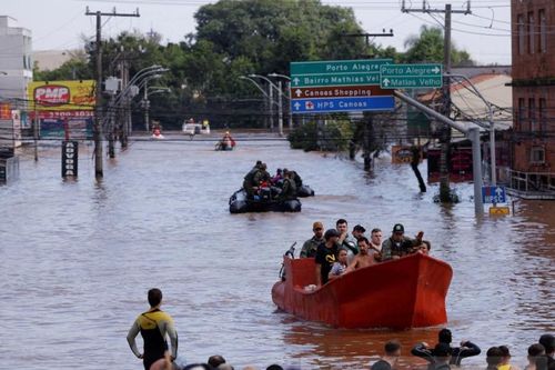 Một mùa mưa bão bất thường