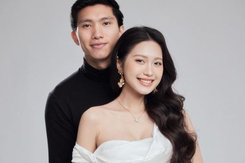 Vợ Quang Hải, Văn Hậu đồng loạt khoe ảnh bầu rạng rỡ