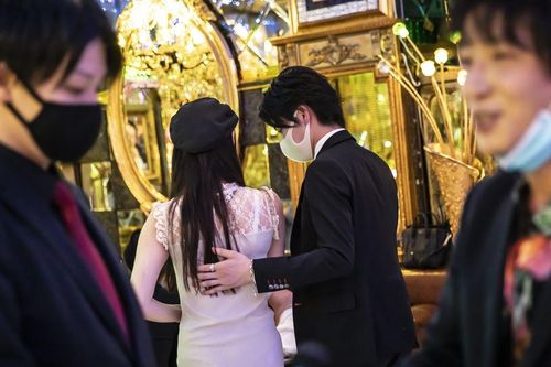 Sa chân vào con đường bán dâm vì lỡ nghiện Hosutokurabu