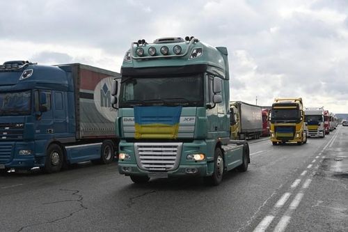 Hàng loạt tài xế Ukraine biểu tình phản đối luật huy động quân đội mới