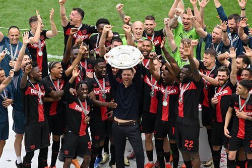 Leverkusen chính thức vô địch với thành tích bất bại, Bayern bị đánh bật khỏi top 2 Bundesliga