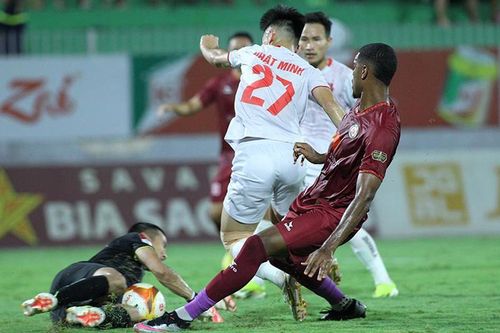 Đình Triệu nói cho rõ về việc mất trí nhớ, chuột rút toàn thân khi ra sân tại V-League