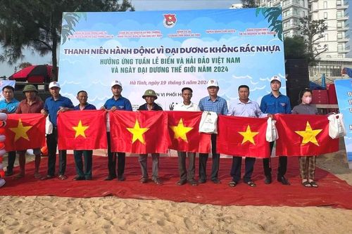 Thanh niên hành động vì đại dương không rác thải nhựa