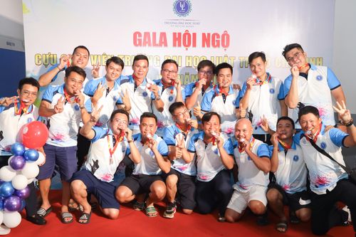 Gần 300 cựu sinh viên hội ngộ tại Trường Đại học Luật TPHCM