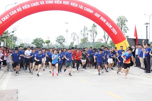 Hơn 1.200 giảng viên và sinh viên Học viện Tài chính tham gia Giải chạy bộ