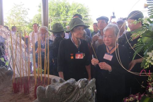 Tháng 5 về Bạc Liêu viếng Bác Hồ kính yêu