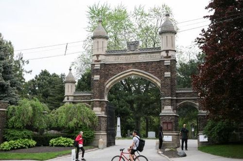 Chi phí tang lễ cao khiến nhiều người không nhận thi thể người thân ở Canada