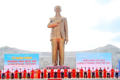 Khánh thành tượng đài Bác Hồ tại TP Phú Quốc