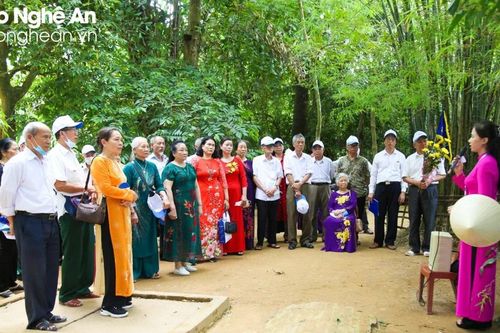 Niềm vui trên quê chung