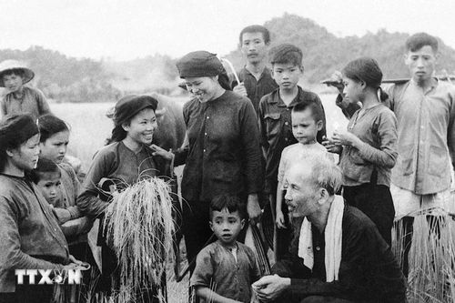 134 năm Ngày sinh Chủ tịch Hồ Chí Minh: Tháng Năm nhớ Bác
