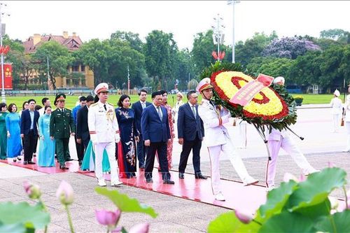 Gần 32 nghìn lượt người vào Lăng viếng Bác trong hai ngày 18 - 19/5