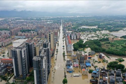 Mưa lớn trút xuống tỉnh Quảng Tây, miền Nam Trung Quốc