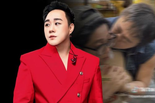 Trung Quân đăng ảnh ôm hôn một chàng trai, hóa ra là nam ca sĩ nổi tiếng showbiz
