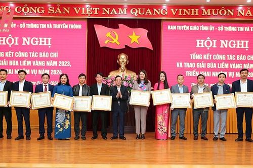 'Trí thức là vốn liếng quý báu của dân tộc'