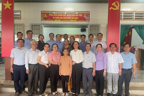 Mỗi cán bộ, đảng viên cần thực hiện nghiêm quy định về chuẩn mực đạo đức cách mạng trong giai đoạn mới