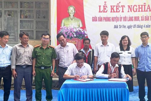 Chư Păh đẩy mạnh công tác kết nghĩa với làng dân tộc thiểu số