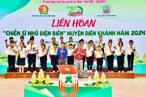Diên Khánh: Tuyên dương 43 thiếu nhi đạt danh hiệu 'Chiến sĩ nhỏ Điện Biên'