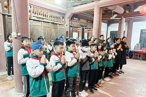 Khơi dậy tình yêu quê hương từ giáo dục địa phương