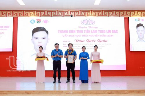 Tuyên dương 34 sinh viên đạt danh hiệu 'Thanh niên tiên tiến làm theo lời Bác'