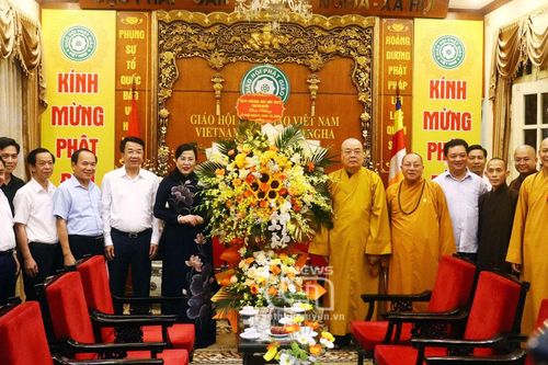 Lãnh đạo tỉnh chúc mừng Hội đồng Trị sự Trung ương Giáo hội Phật giáo Việt Nam