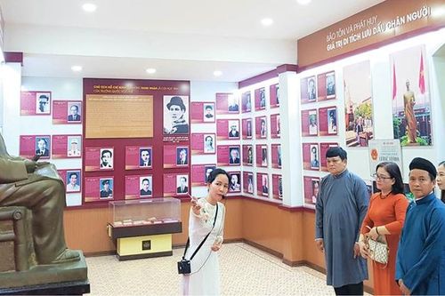 Đẩy mạnh tour tuyến du lịch gắn với di tích lưu niệm Bác Hồ