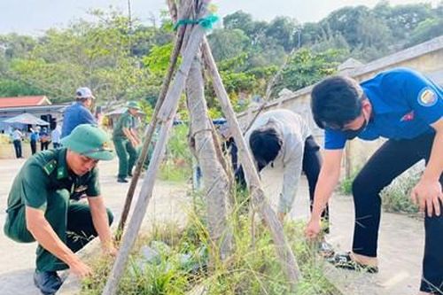 Ra quân ngày chủ nhật xanh và nhiều hoạt động ý nghĩa
