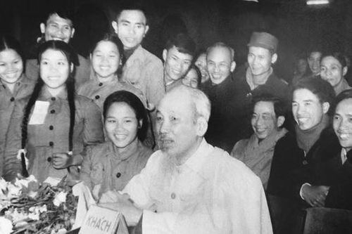 Chủ tịch Hồ Chí Minh với đường Trường Sơn huyền thoại