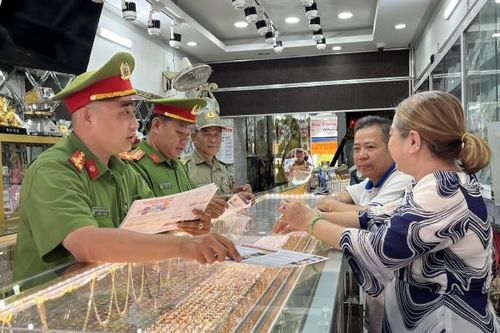 Phòng, chống cướp tiệm vàng ở Vĩnh Long