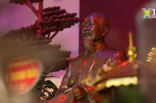 Chuyện những người trông coi đền thờ Bác Hồ | Người Hà Nội | 19/05/2024