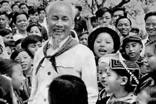 Tháng 5 nhớ về Chủ tịch Hồ Chí Minh