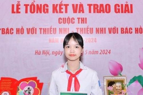 Nữ sinh lớp 7 đoạt giải đặc biệt Cuộc thi tìm hiểu về Bác Hồ kính yêu