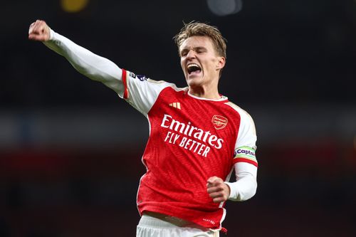Arsenal tập ăn mừng vô địch Ngoại Hạng Anh