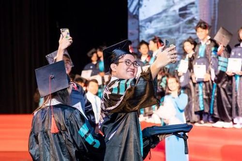 Lễ tổng kết của teen Phổ thông Năng khiếu: 'Flex' hàng loạt thành tích nổi bật