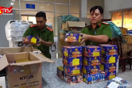 Chặt đứt đường dây buôn lậu pháo nổ và hàng 'second hand' từ nước ngoài vào Việt Nam