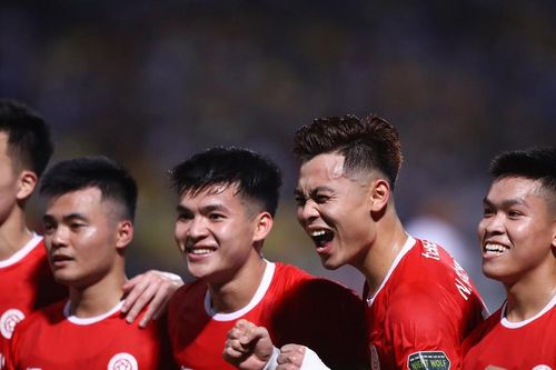 Cuộc đua vô địch trở lại hấp dẫn