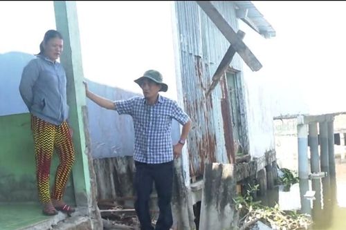 Bạc Liêu: Nhiều căn nhà bị 'hà bá nuốt chửng'
