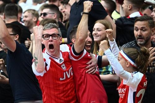 CĐV Arsenal bị lừa trong ngày Man City vô địch