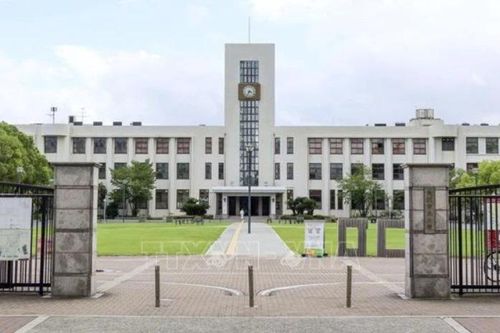 Nhật Bản: Thất thoát xyanua trong trường đại học
