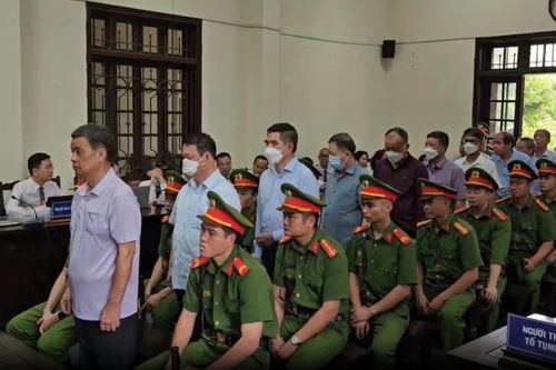 Nhận 5 tỷ 'quà tết', cựu Bí thư Lào Cai Nguyễn Văn Vịnh hầu tòa