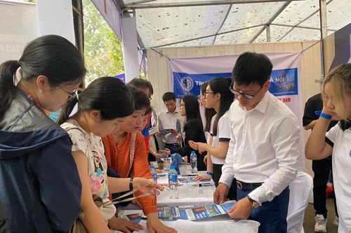 30 điểm mới trúng tuyển ngành Luật kinh tế Trường ĐH Luật Hà Nội