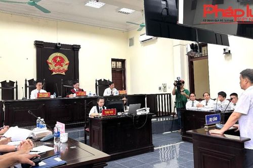 Cựu Bí thư tỉnh ủy Lào Cai Nguyễn Văn Vịnh hầu tòa