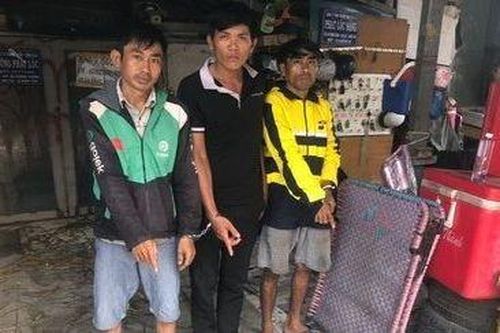 Bắt nhóm đối tượng tạt sơn thuê vào nhà người khác với giá 1 triệu đồng